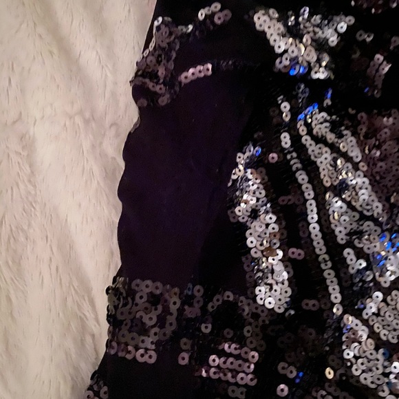 XL Express Sequin Dress - Picture 5 of 6
